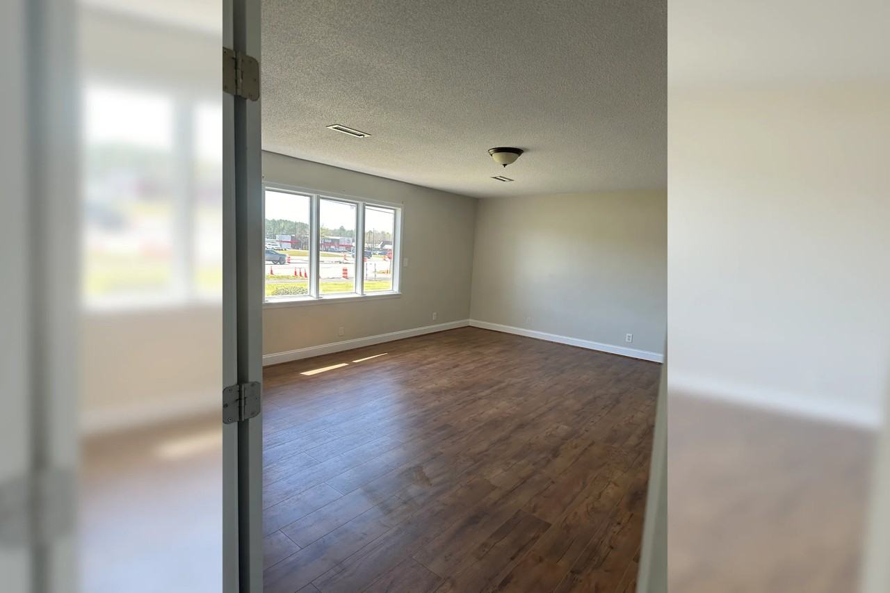 2804 Highway 78 E - Photo 3 of 26