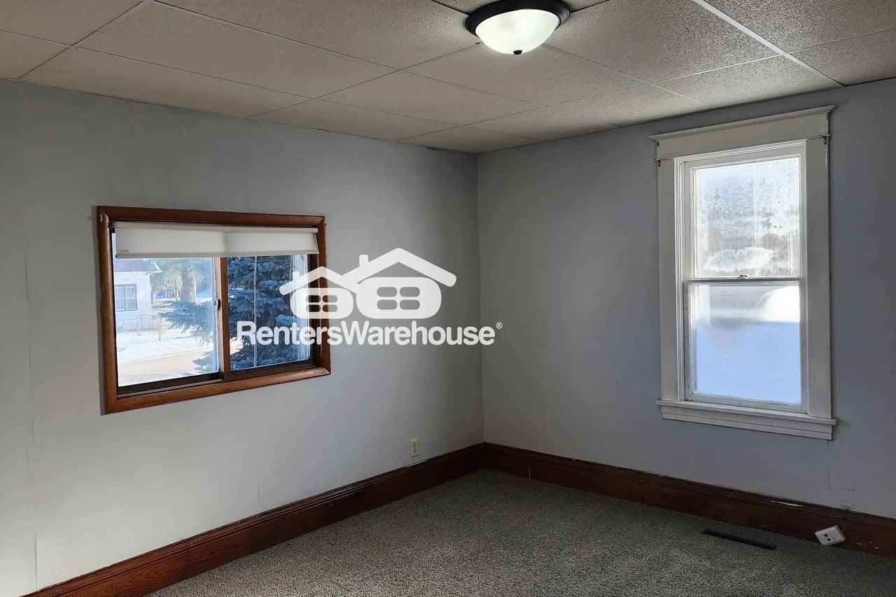 227 S Grant St - Photo 2 of 25