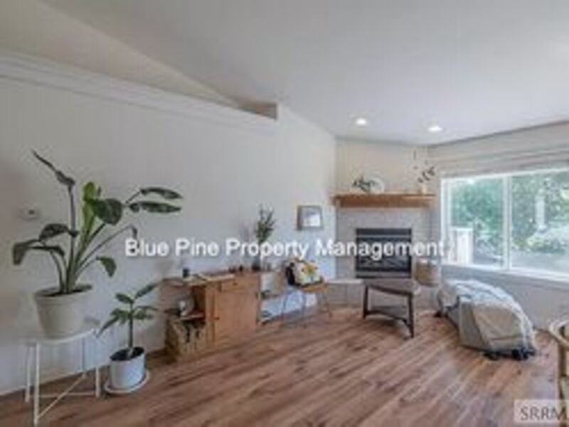 393 Napa Dr - Photo 2 of 50