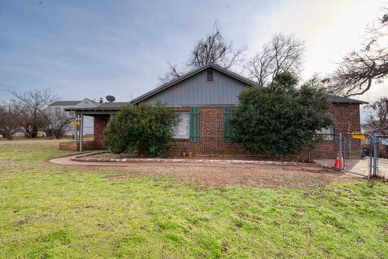 2000 Nw 38th St - Photo 2 of 19