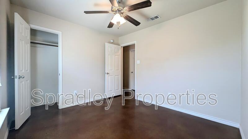 510A Pepper Spring Ct - Photo 5 of 9