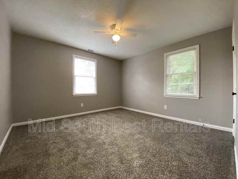 213 W Norwood Ave - Photo 4 of 8