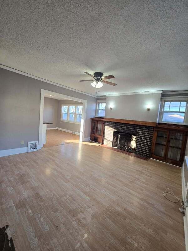 1302 E 12th St - Photo 2 of 15