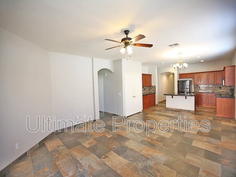 17020 W Windermere Way - Photo 5 of 25