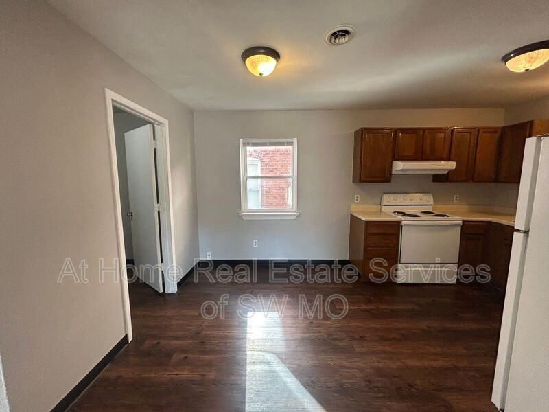 773 South Ave #B - Photo 3 of 8