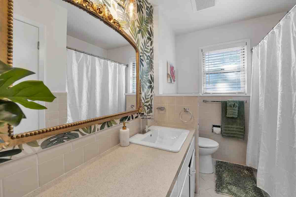 2209 S 51st St - Photo 4 of 20