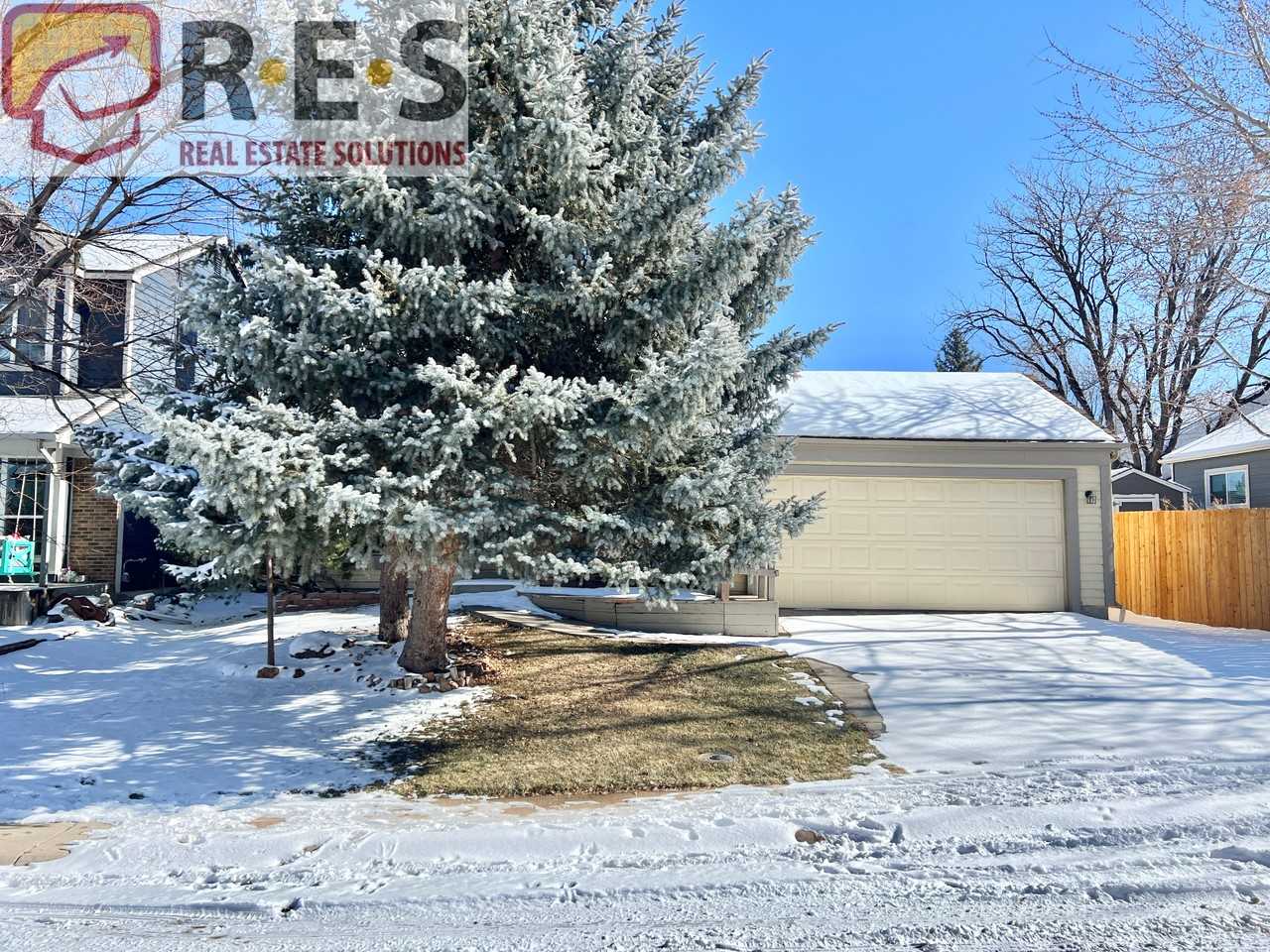 10562 Routt Ln - Photo 2 of 18