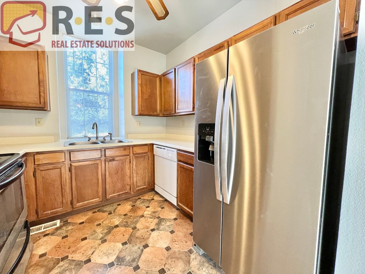 10562 Routt Ln - Photo 4 of 18