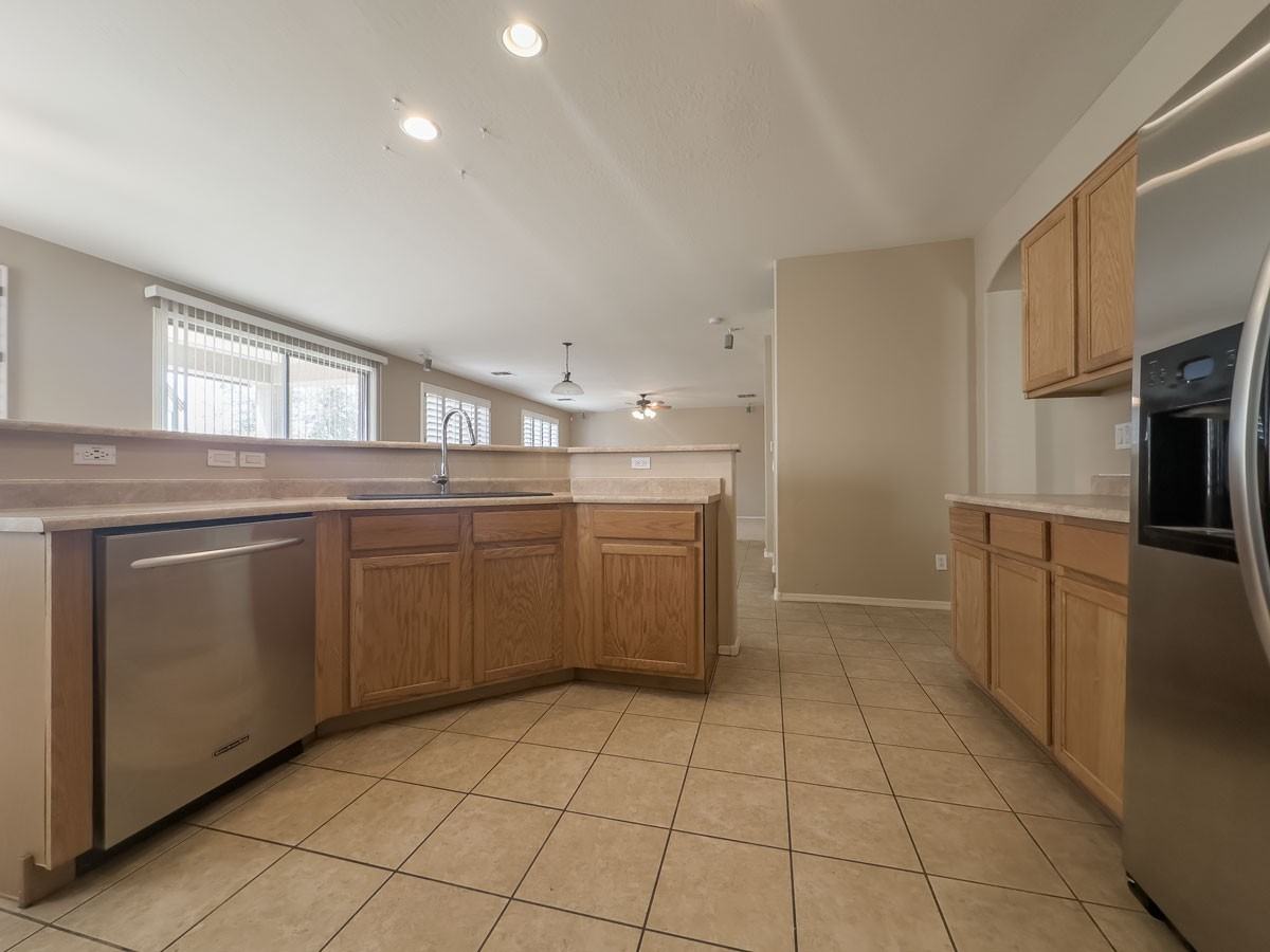 9448 S 183rd Ln - Photo 6 of 33