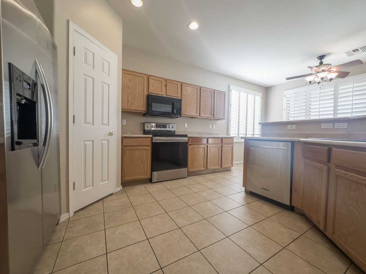 9448 S 183rd Ln - Photo 7 of 33