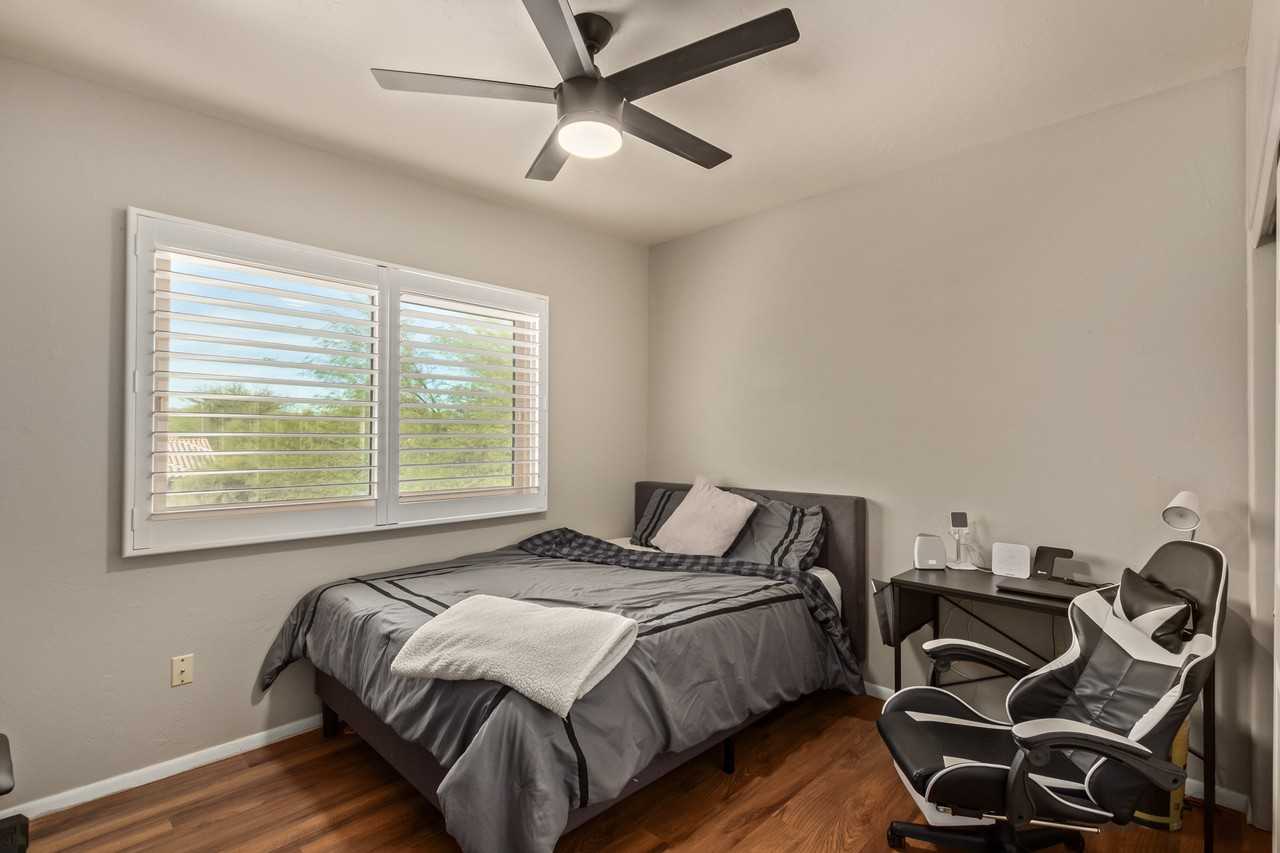 65 W Blackstone Rd - Photo 2 of 50