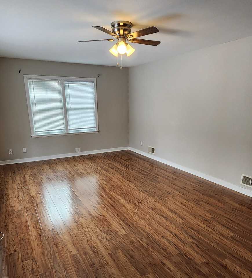 3121 Morgan St - Photo 2 of 9