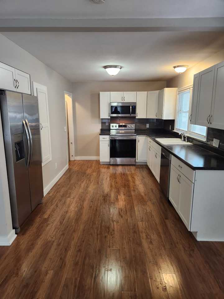 3121 Morgan St - Photo 3 of 9