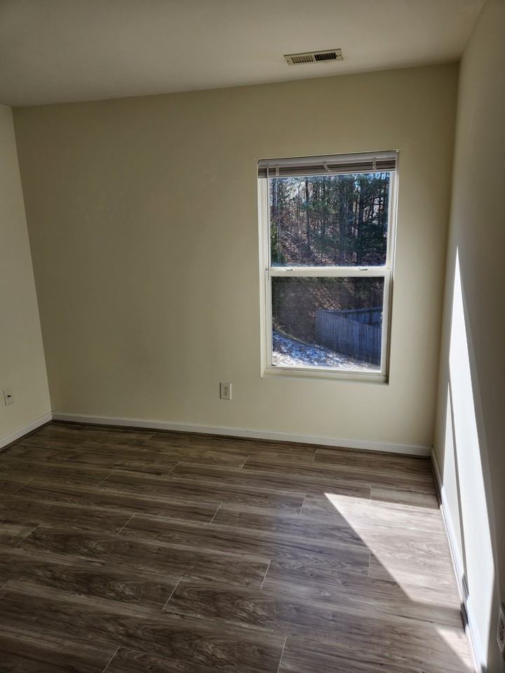 3600 Marshlane Way - Photo 3 of 50