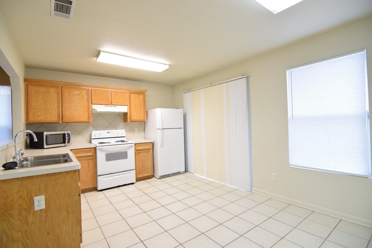 4204 Indigo Dr - Photo 5 of 19