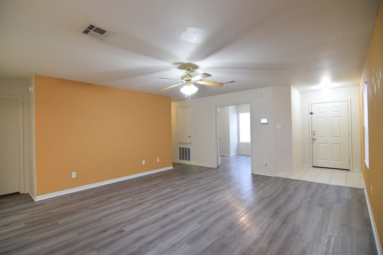 4204 Indigo Dr - Photo 6 of 19