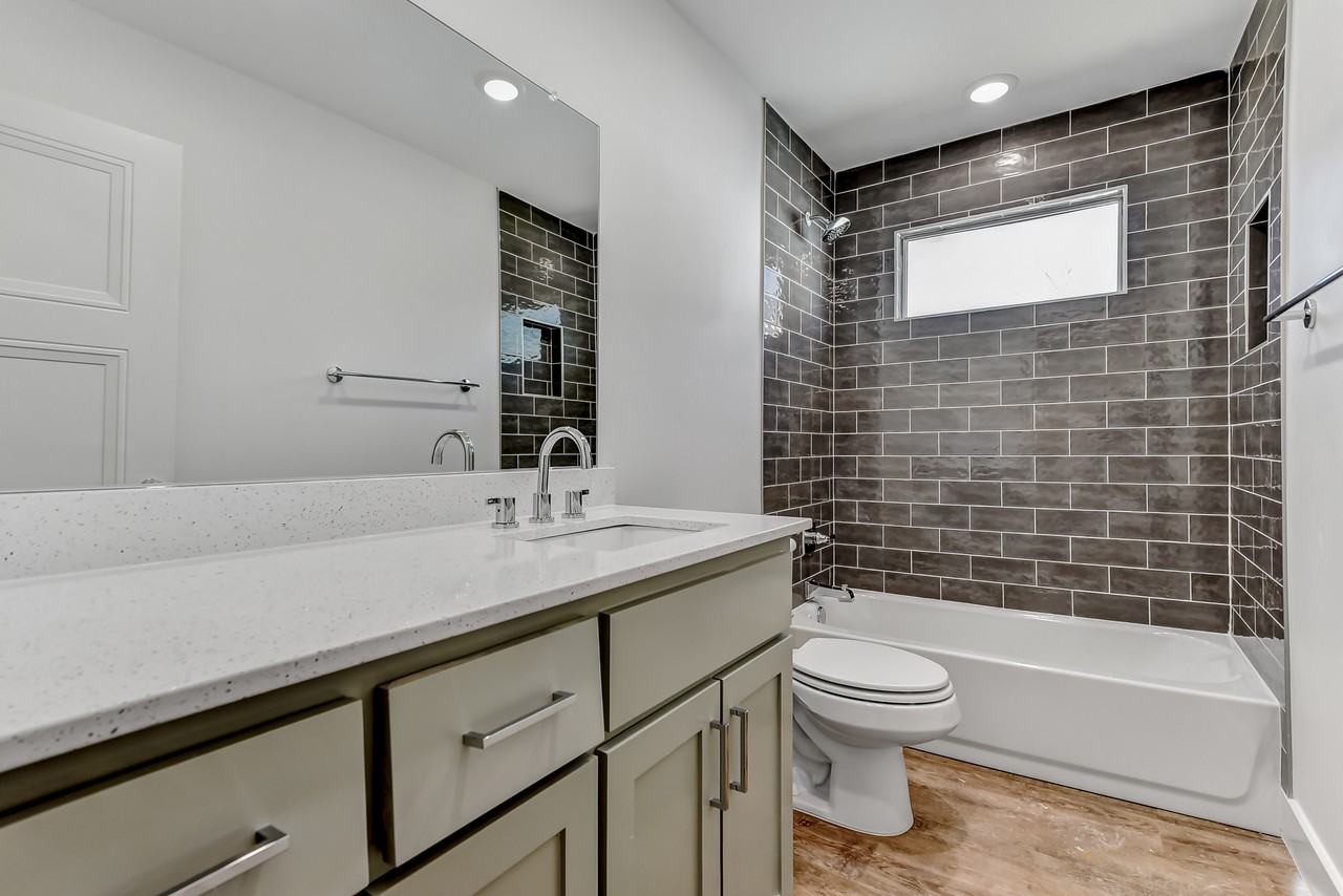 3260 W Crawford St #601 - Photo 3 of 10