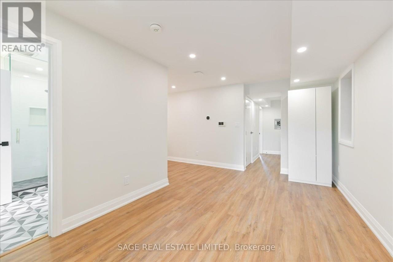 22 Lansdowne Avenue ##C - Photo 3 of 16