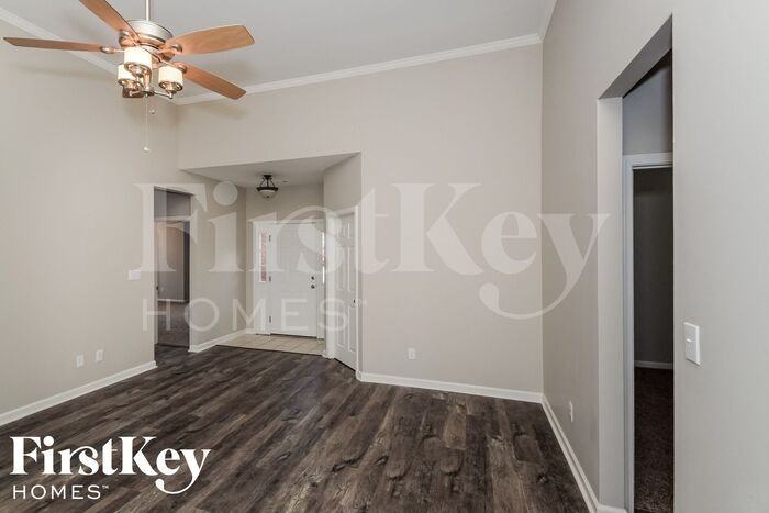 714 Waterford Ln - Photo 2 of 15