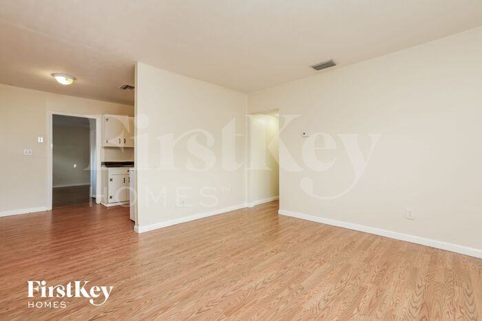 428 Clemson Dr - Photo 2 of 15