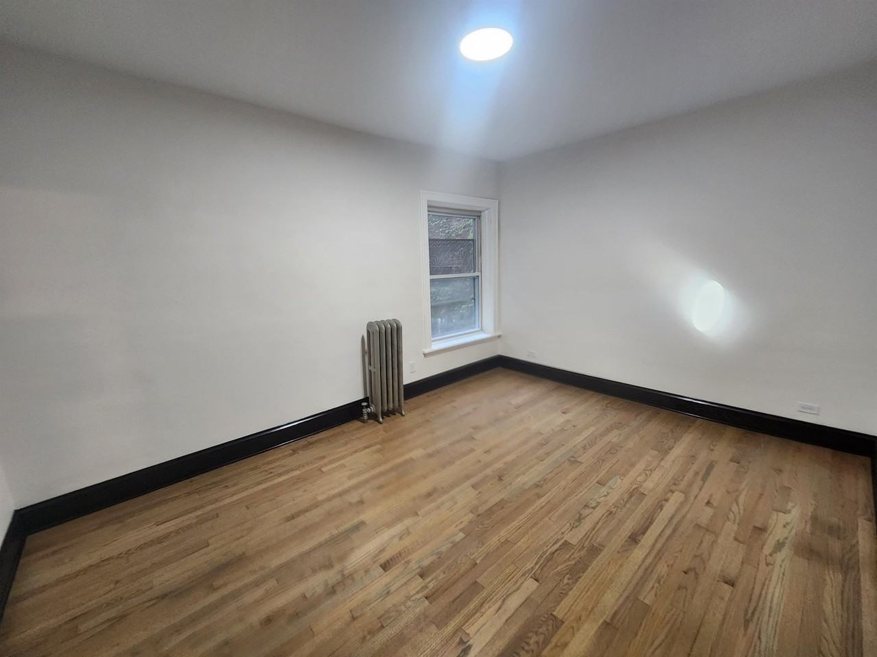 11136 South Vernon Avenue - Photo 3 of 9