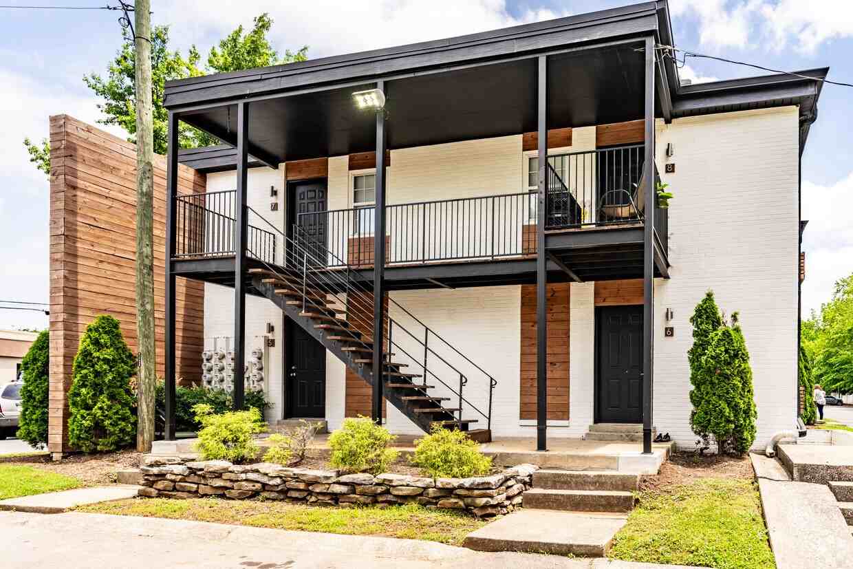 The Metro - Photo 2 of 26