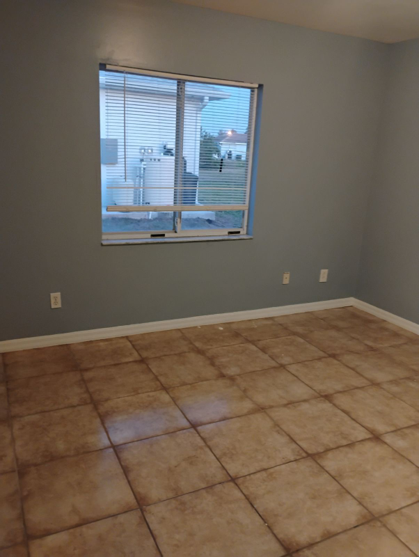 3315 8th St W - Photo 7 of 11