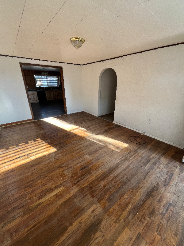 646 Ardath Ln - Photo 3 of 14