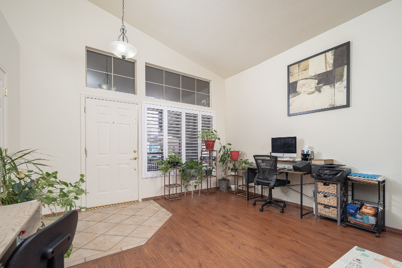 10257 E Obispo Ave - Photo 3 of 19