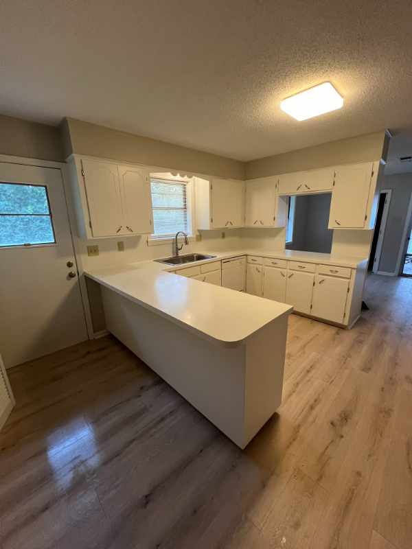 400 Gulpha Dr - Photo 4 of 18