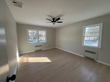 252 Knickerbocker Rd - Photo 2 of 8