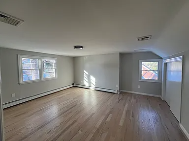 252 Knickerbocker Rd - Photo 3 of 8