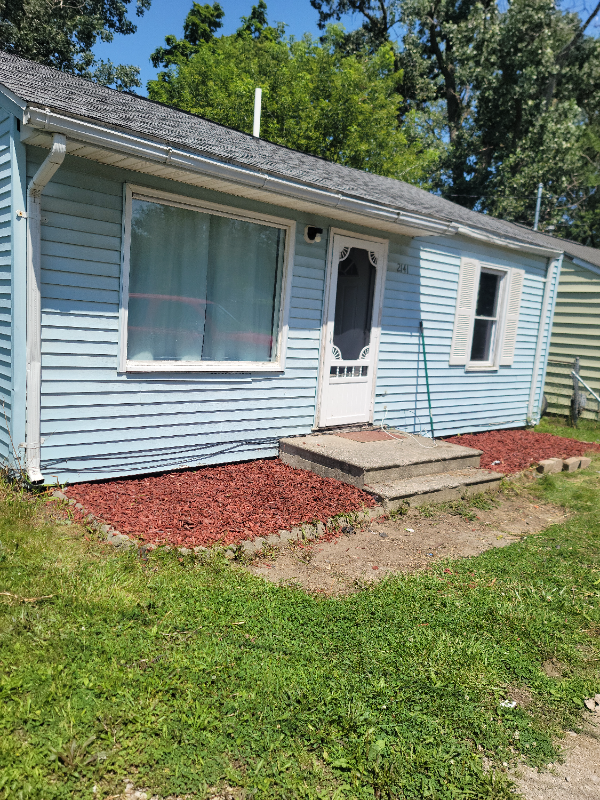 2141 E Scottwood Ave - Photo 3 of 15