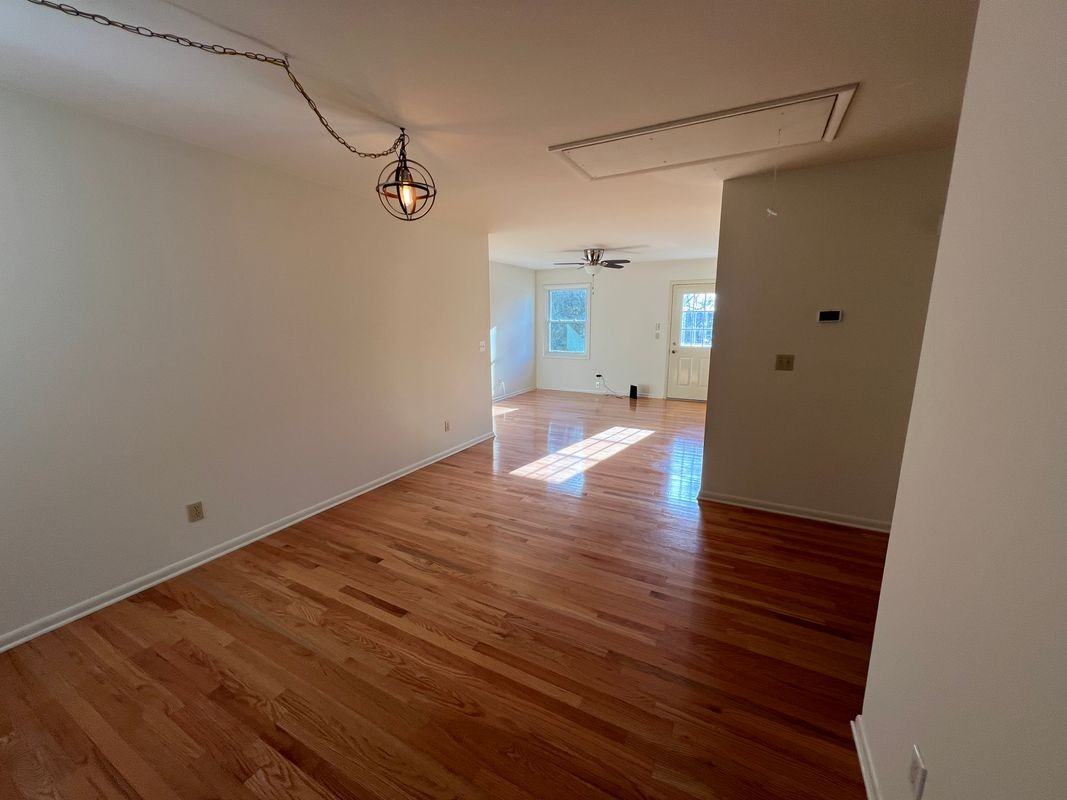 2915 Schoenersville Rd - Photo 3 of 21