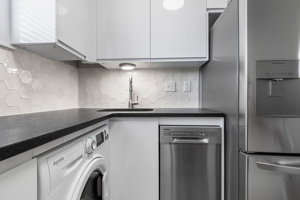 Taylor Street Towers - Photo 2 of 28