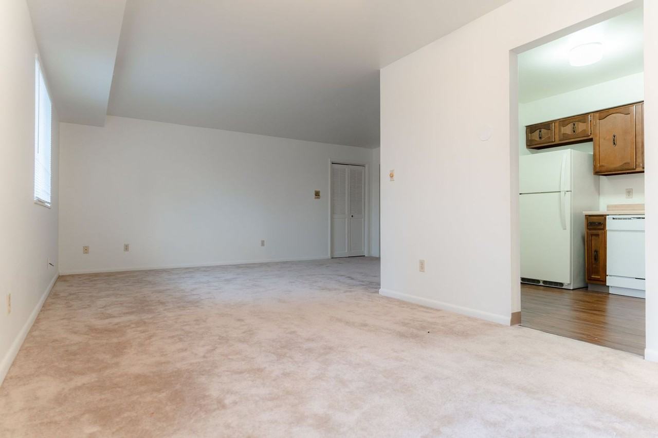 Jennie Gardens - Photo 7 of 37