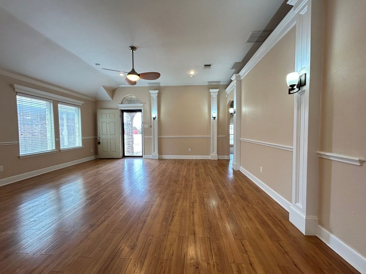 5217 Harvard St - Photo 3 of 16