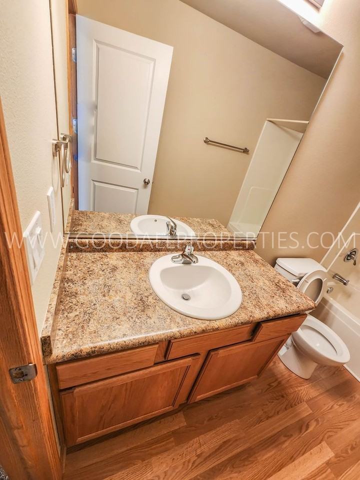 1116 Redstone Ln - Photo 6 of 11