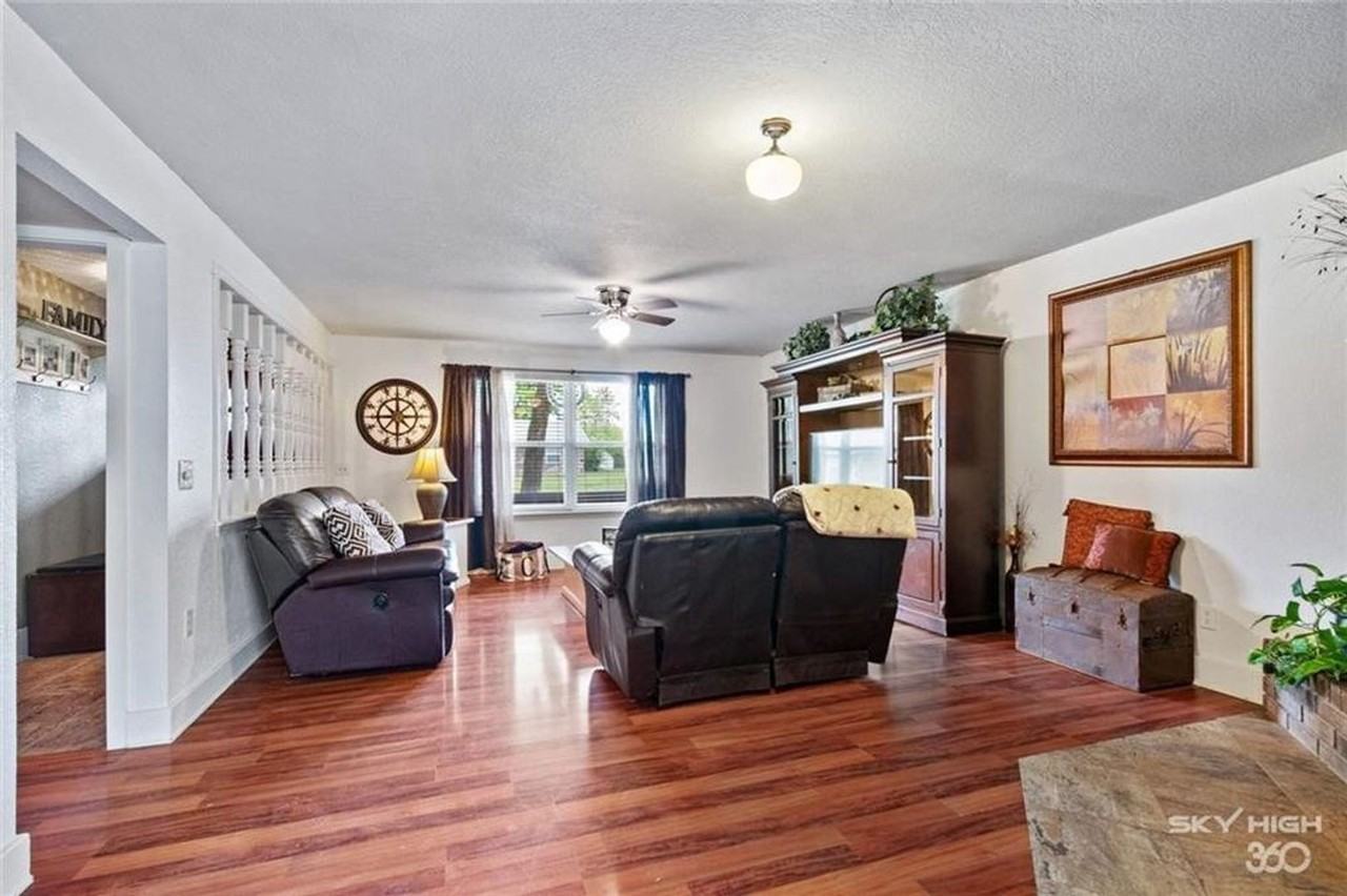 405 Sw 10th St - Photo 5 of 25