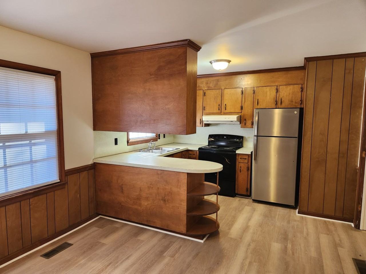 107 Hillcrest Ln - Photo 3 of 14