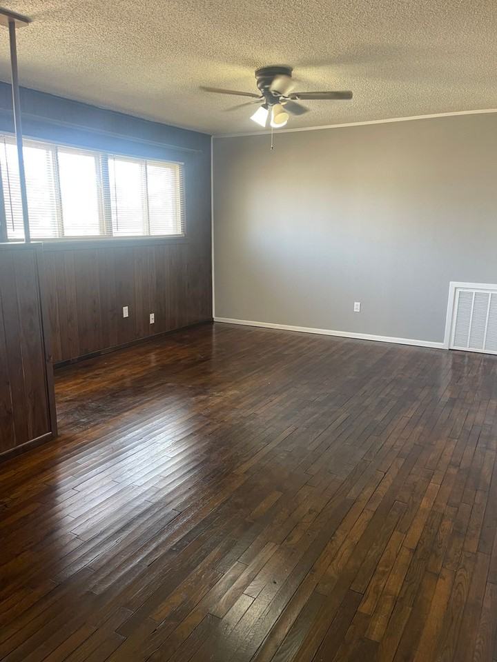 4601 Fordham St - Photo 4 of 23