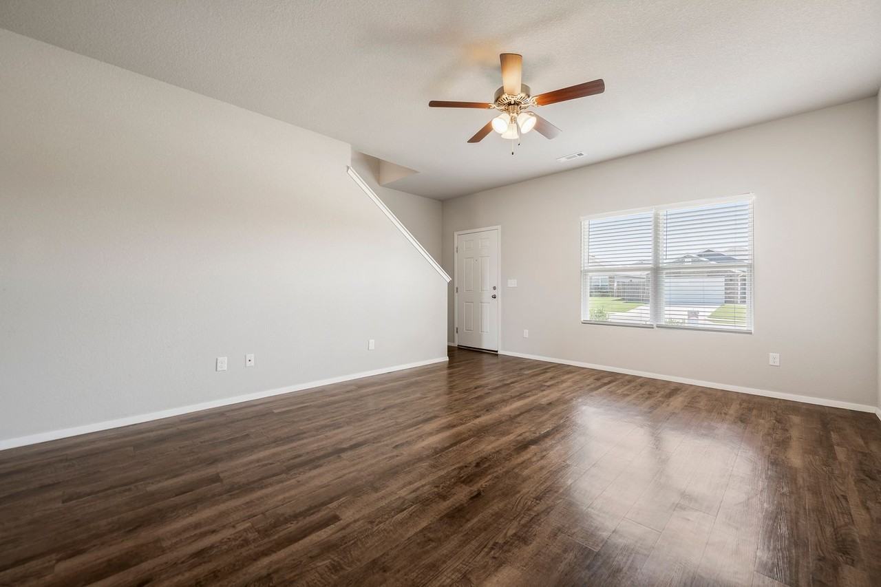 1195 S Ivory Bill Ln - Photo 3 of 17