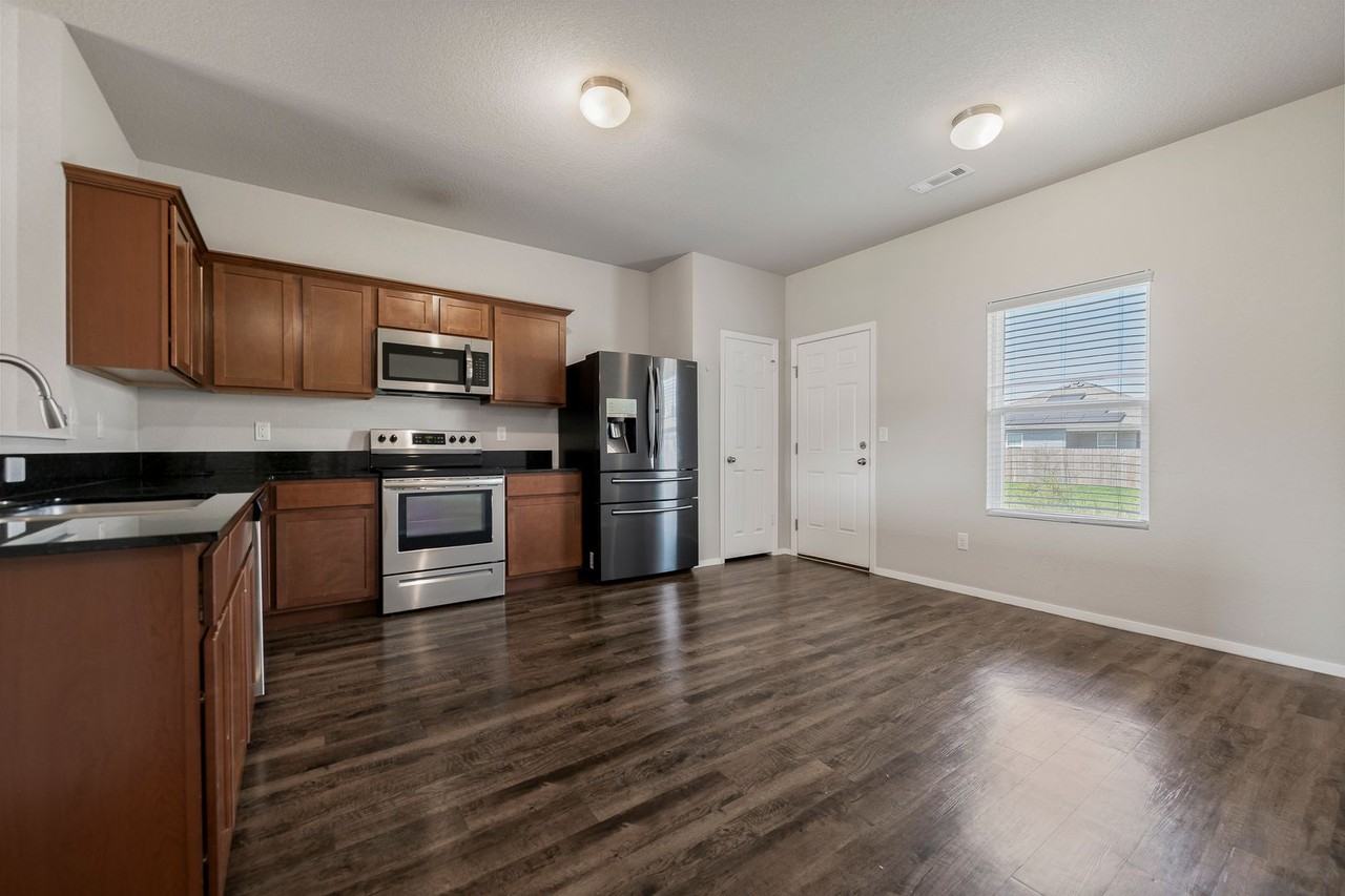 1195 S Ivory Bill Ln - Photo 4 of 17