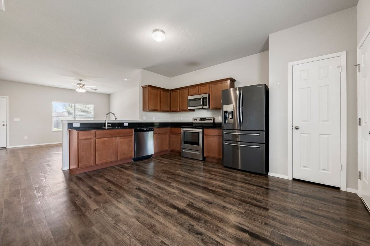 1195 S Ivory Bill Ln - Photo 5 of 17