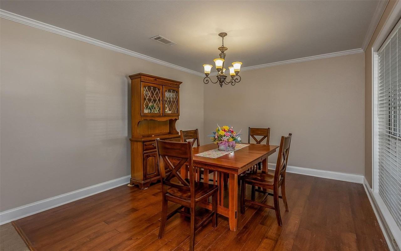 9440 Evergreen Dr - Photo 4 of 25