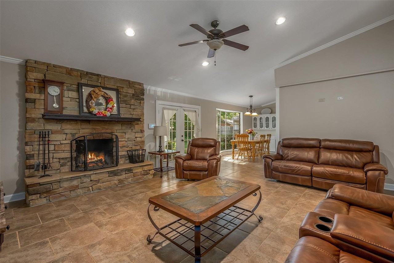 9440 Evergreen Dr - Photo 7 of 25