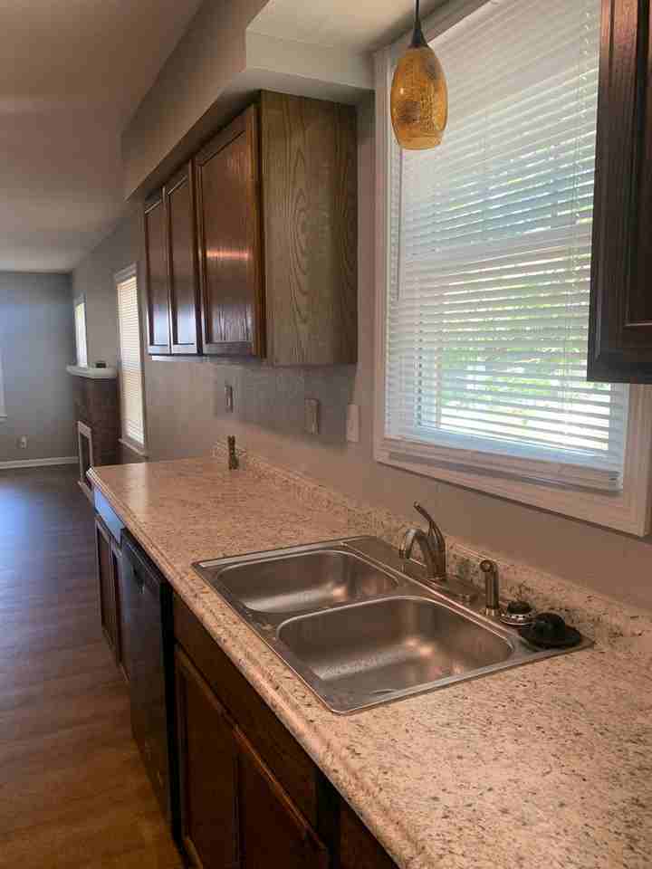 1727 S Porter Ave - Photo 6 of 17