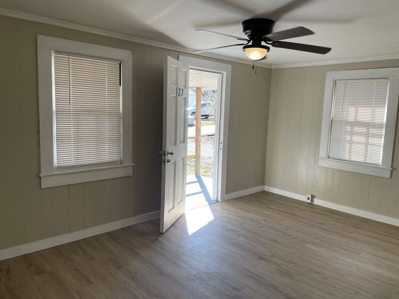 127 Williamson St - Photo 2 of 17