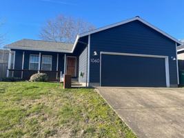 featured image of 1060 Sw View Crest Dr