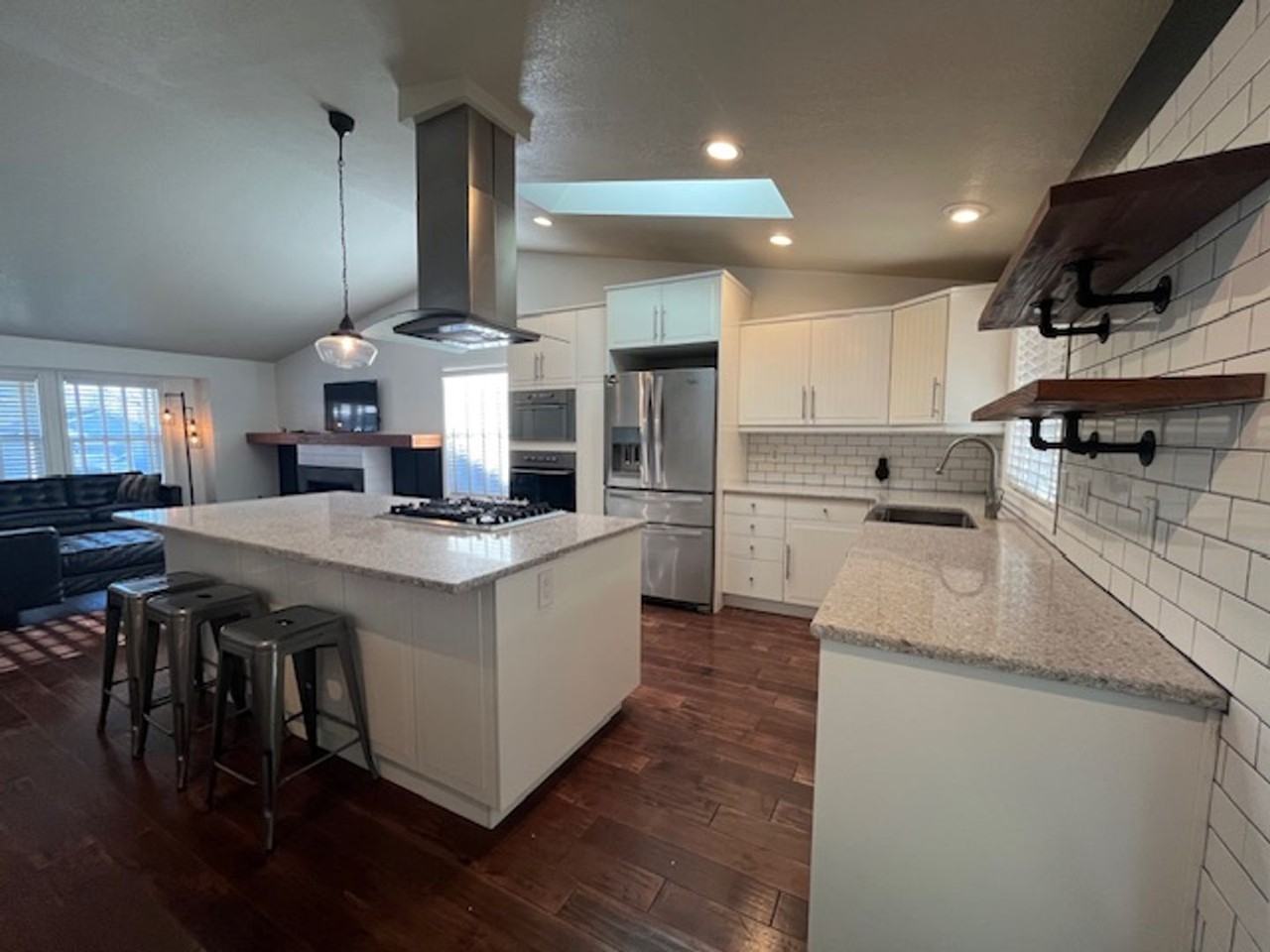 1060 Sw View Crest Dr - Photo 5 of 19